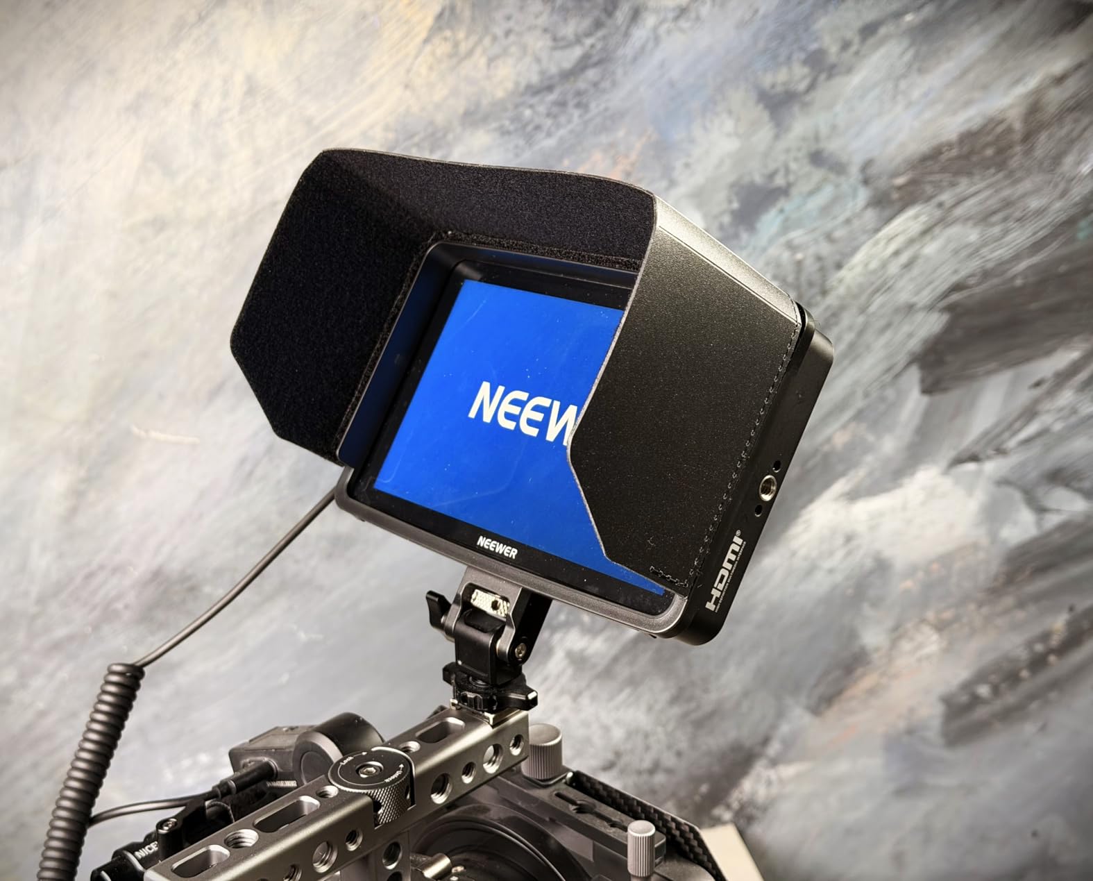 NEEWER Monitor Sunshade Hood Only for NEEWER F700U Camera Field Monitor, Three Sided Sun Hood & Formfitting Frame to Reduce Glare, Easy Button Access, Loop & Hook Quick Attachment, MA009 customer photo 1