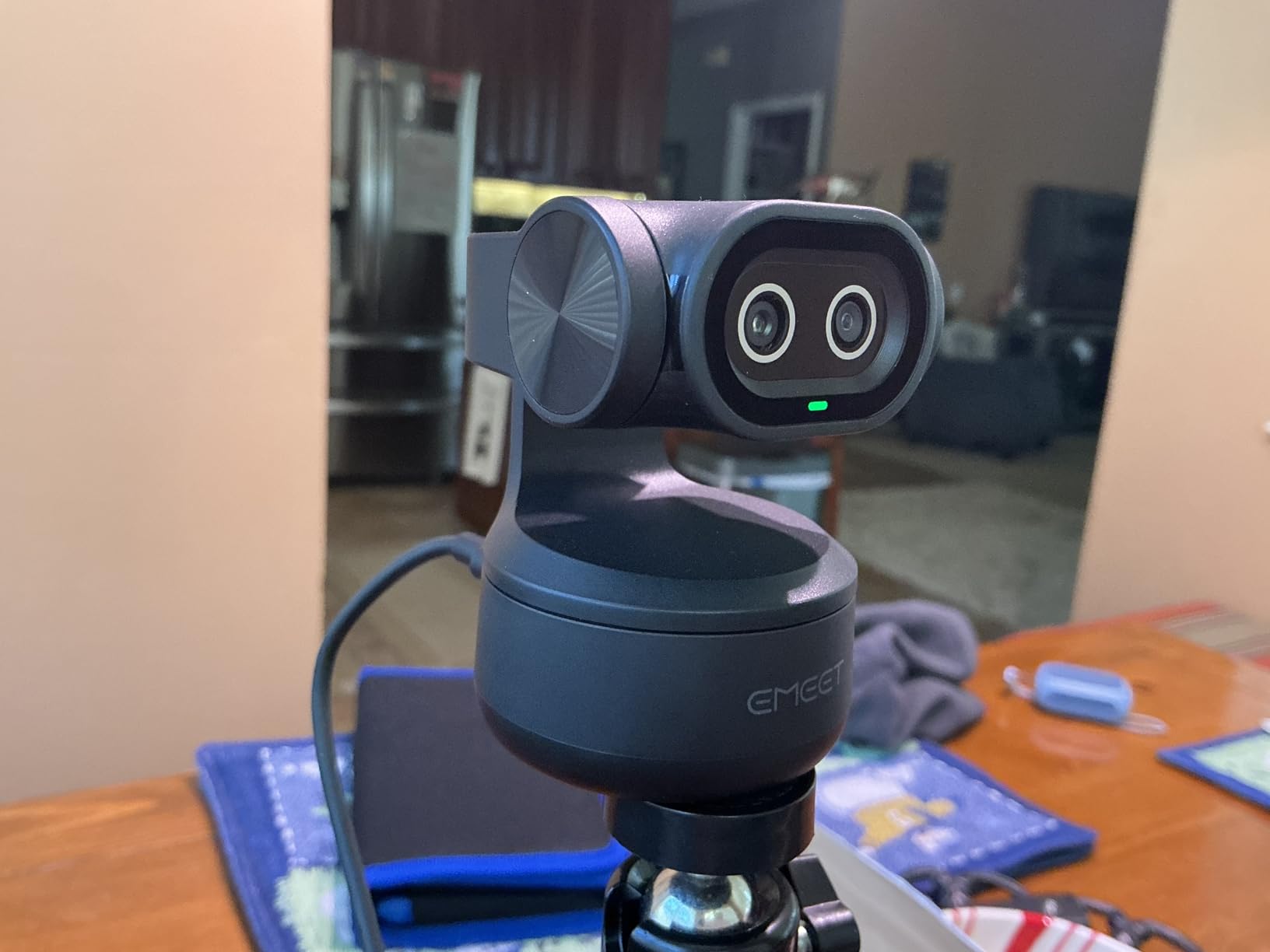 EMEET PIXY Dual-Camera AI-Powered PTZ Camera 4K with Tripod, AI Tracking customer photo 1
