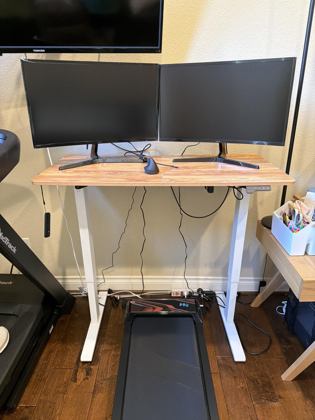 FEZIBO Standing Desk 63 × 37 Inch Electric Height Adjustable, Black customer photo 1