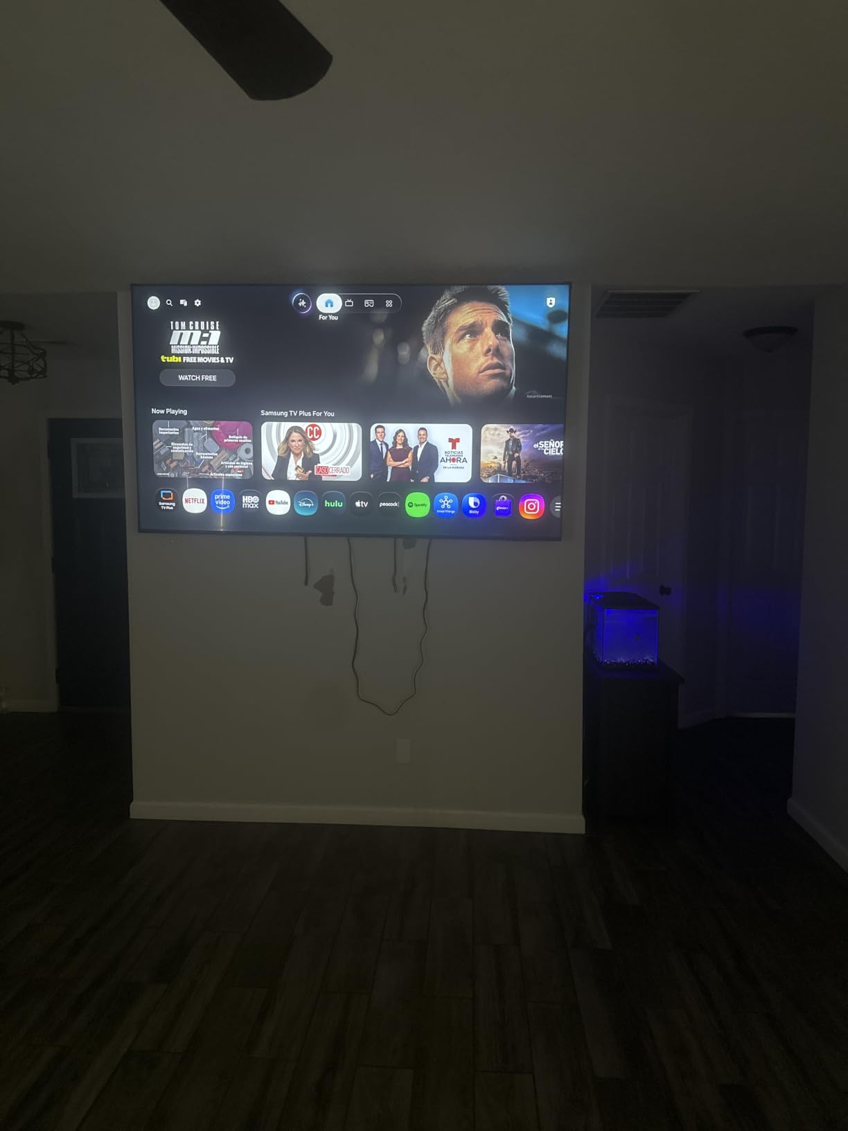 Samsung 43-Inch Class Crystal UHD U8000H Series Samsung Vision AI Smart TV (2026 Model, 43U8000H) Processor 4K, Endless Free Content, Motion Xcelerator, Color Booster, Alexa Built-in customer photo 1