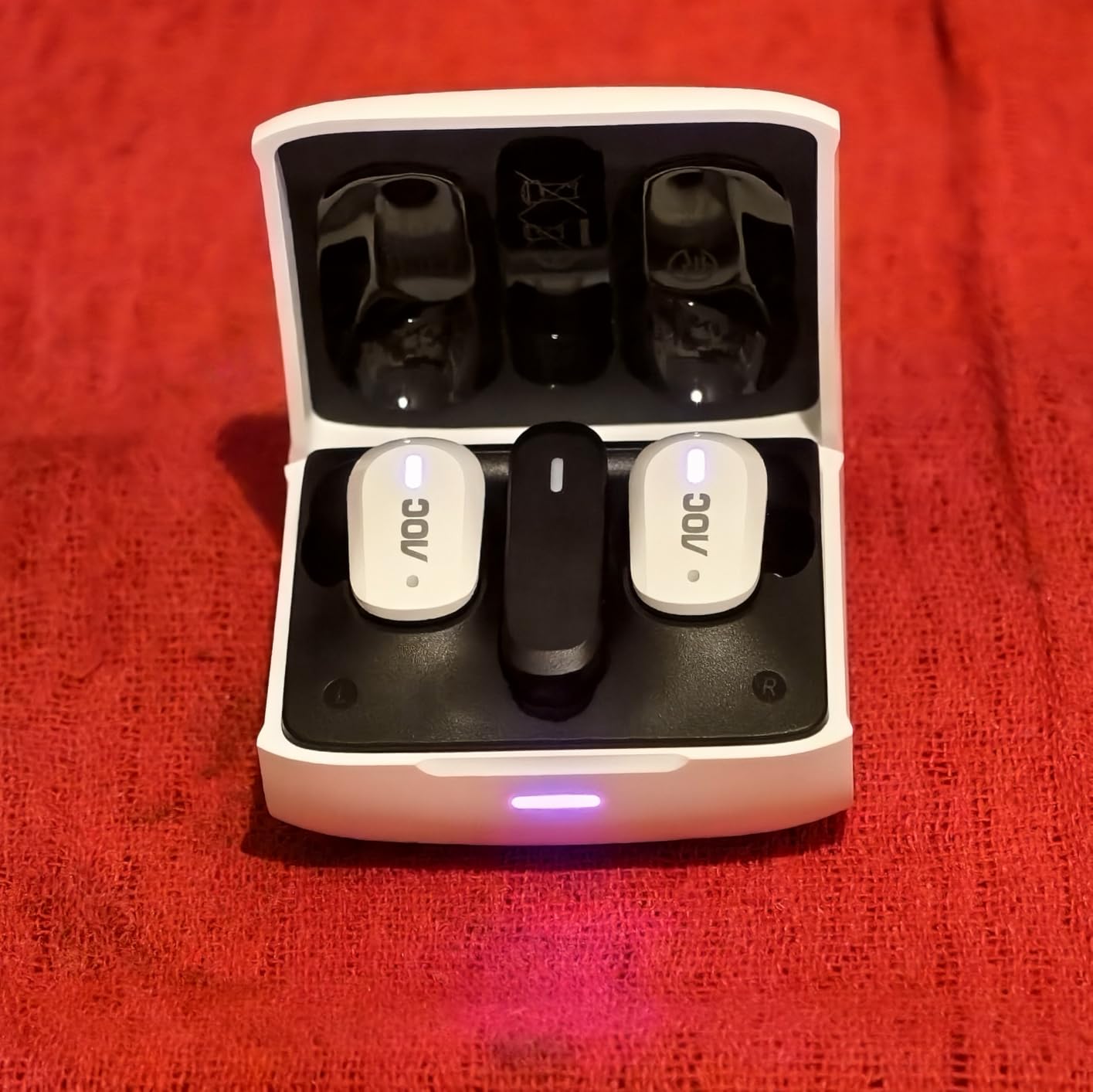 AOC Wireless Gaming Earbuds for PS5 PC Switch, 2.4GHz USB-C Dongle ACT3512 customer photo 2