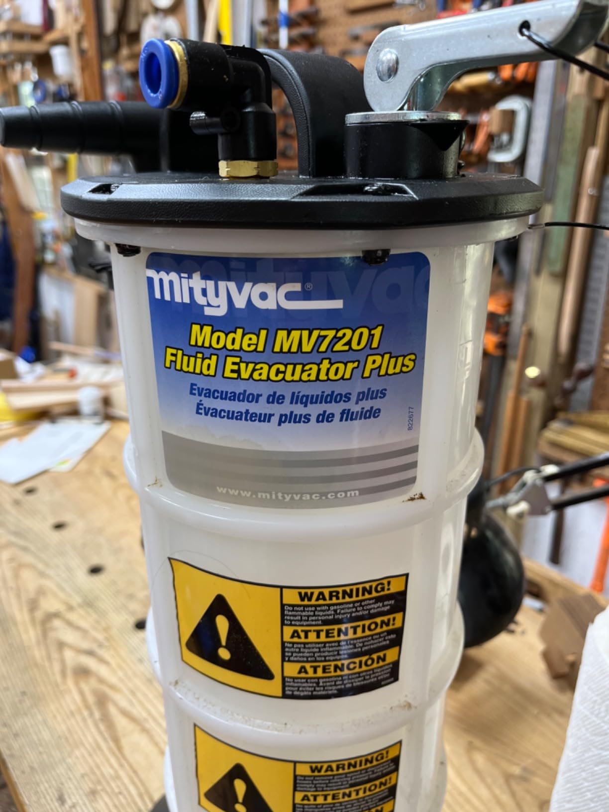 Mityvac 7201 2.3 Gallon Fluid Evacuator Extractor and Dispensing Pump, Push Button, Manual Operation, Chemical-Resistant Polyethylene, Automatic Overflow Prevention, Quick-Drain Spout, Large Base customer photo 2