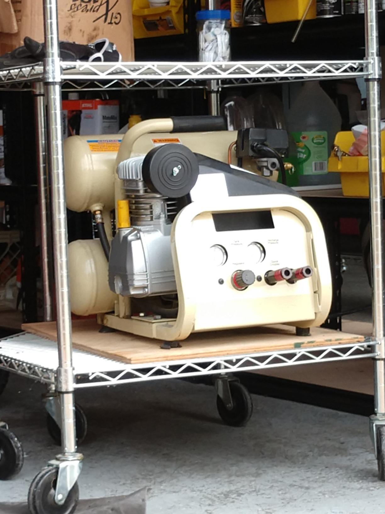 Ingersoll Rand 42672949 2 HP Portable Twin-Stack Air Compressor customer photo 2