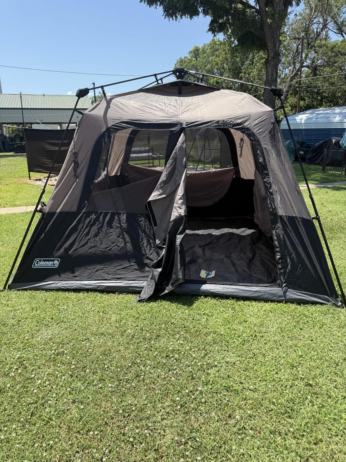 Coleman 4/6/8/10 Person Instant Camping Tent with 1-Minute Setup customer photo 2