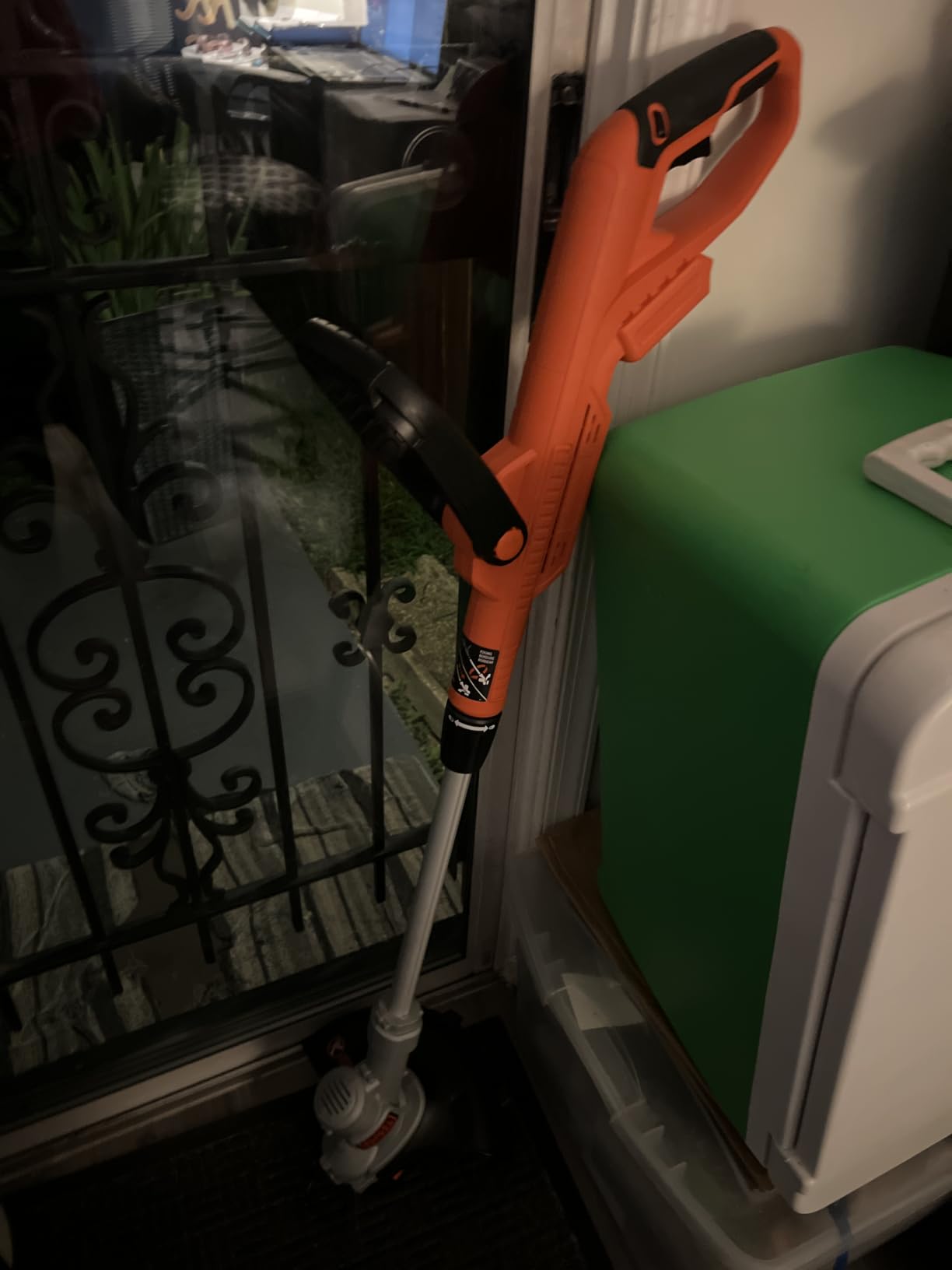 BLACK+DECKER 20V MAX String Trimmer and Edger 2 in 1, Cordless Weed Wacker with Auto Spool Feed, Battery and Charger Included, 12 Inch Steel Deck, Reduced Vibration (LST300) customer photo 2