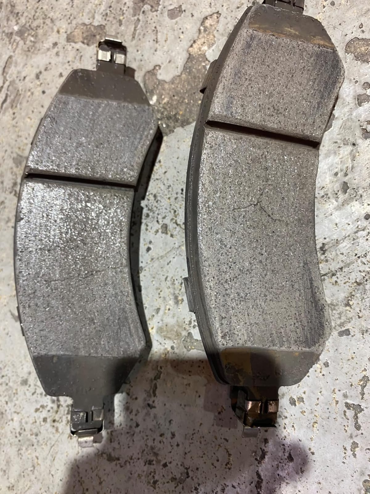 Raybestos Element3 EHT Automotive Replacement Front Brake Pad for Selected Dodge (Dakota,Durango,Ram 1500), Mitsubishi (Raider), Chrysler (Aspen) Model Years (EHT1084H) customer photo 2