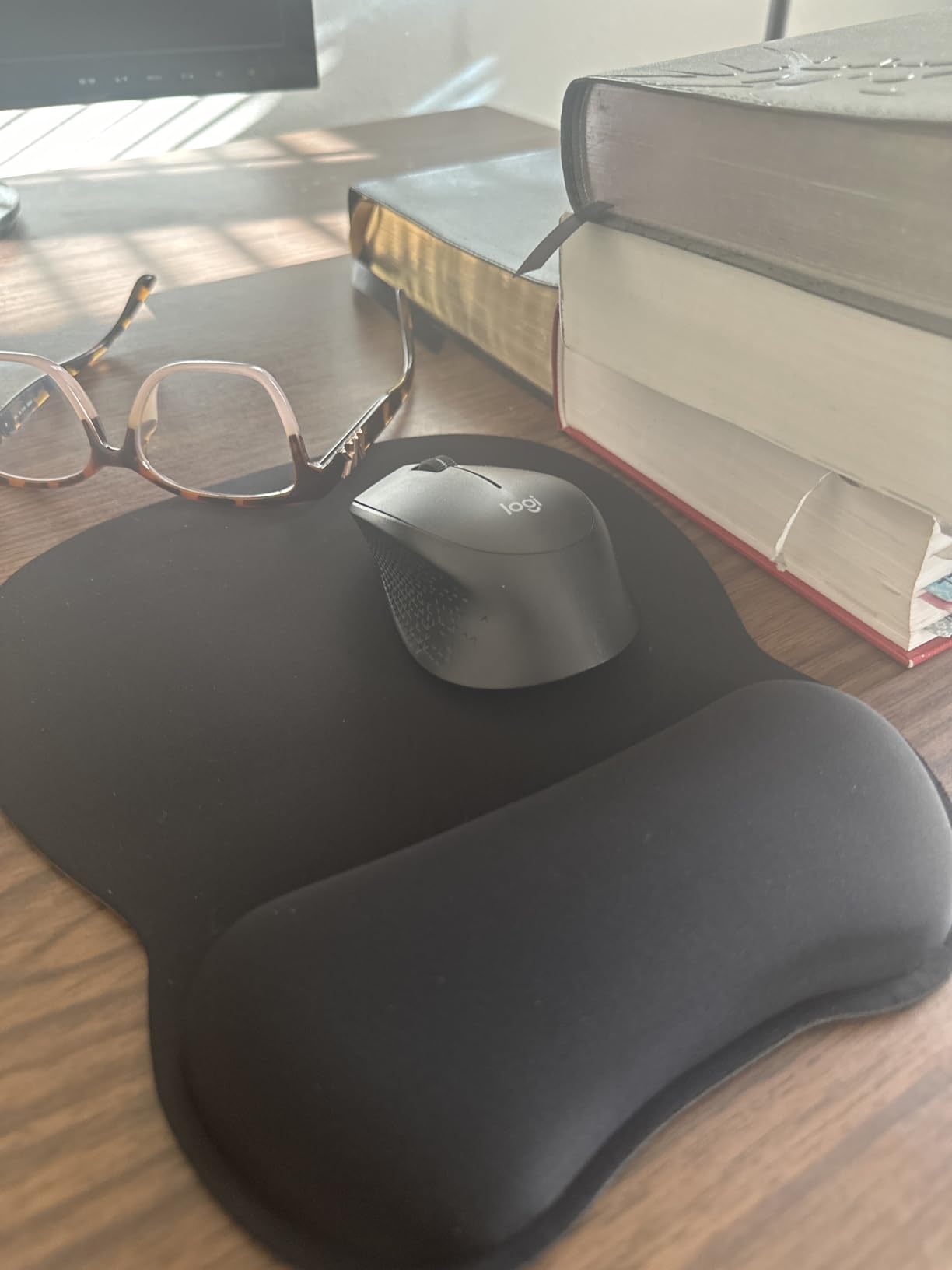 Logitech MK345 Full Size Wireless Keyboard and Mouse Combo - Black customer photo 1
