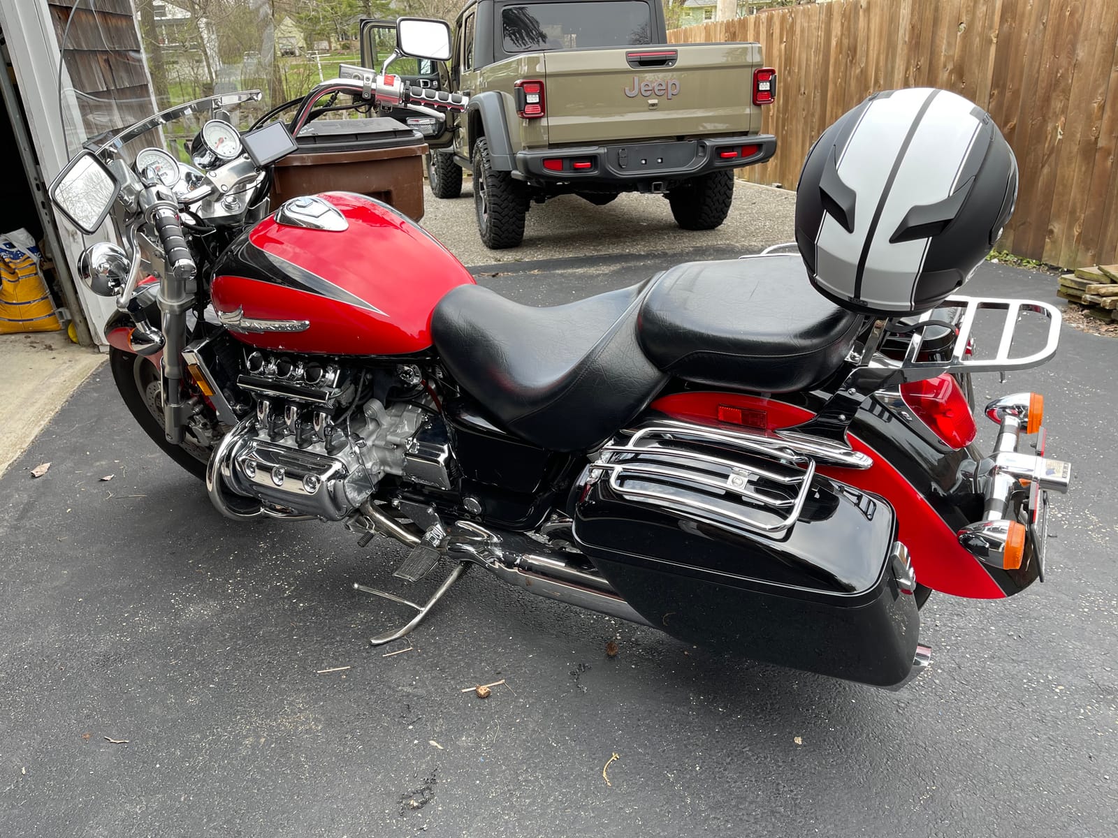 Vivid 60L Hard Saddle Bag Trunk W/brackets Compatible with Harley Honda customer photo 1