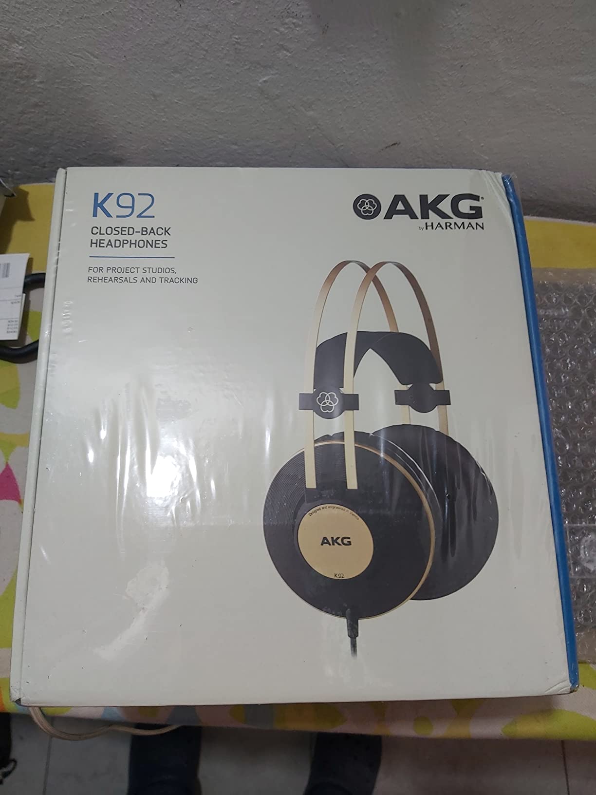 AKG Pro Audio K92 Over-Ear, Closed-Back, Critical Listening and Studio Headphones, Matte Black and Gold customer photo 2