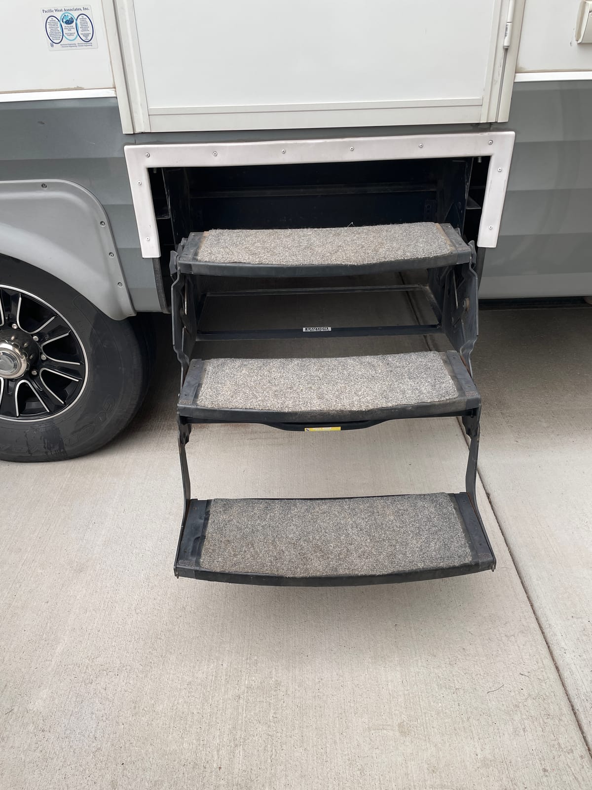 GLOWSTEP Revolution-4 Step 22.25IN customer photo 1