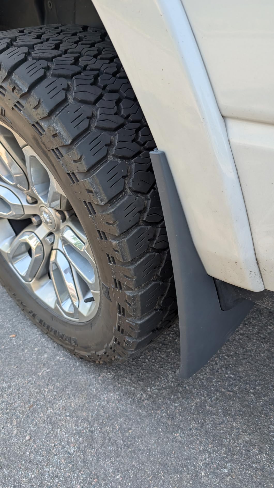 Kiwi Master No Drill Mud Flaps for 2009-2018 Ram 1500/2500/3500 w/o Fender customer photo 1
