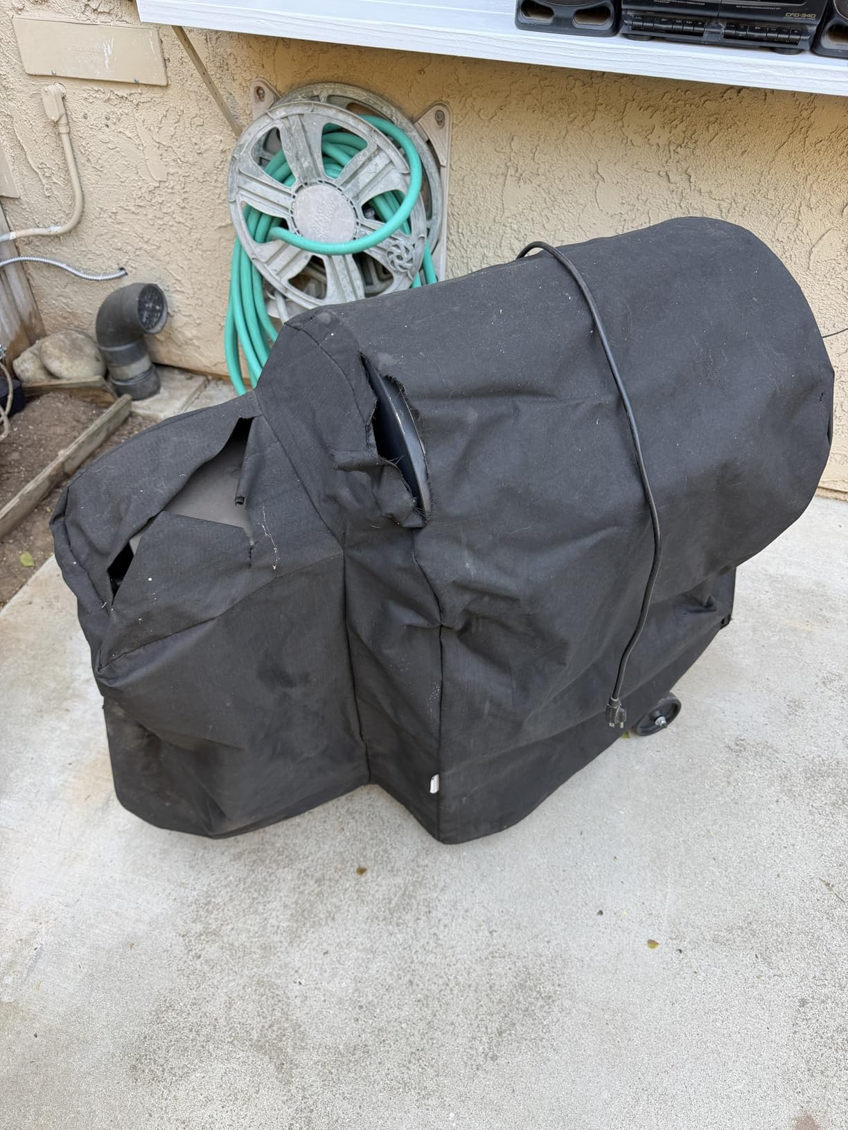 SunPatio Outdoor Heavy Duty Waterproof Wood Pellet Grill and Smoker Cover, UV Resistant Full Length BBQ Cover Compatible with Traeger 22 Series, Lil' Tex Grill and More, All Weather Protection customer photo 2