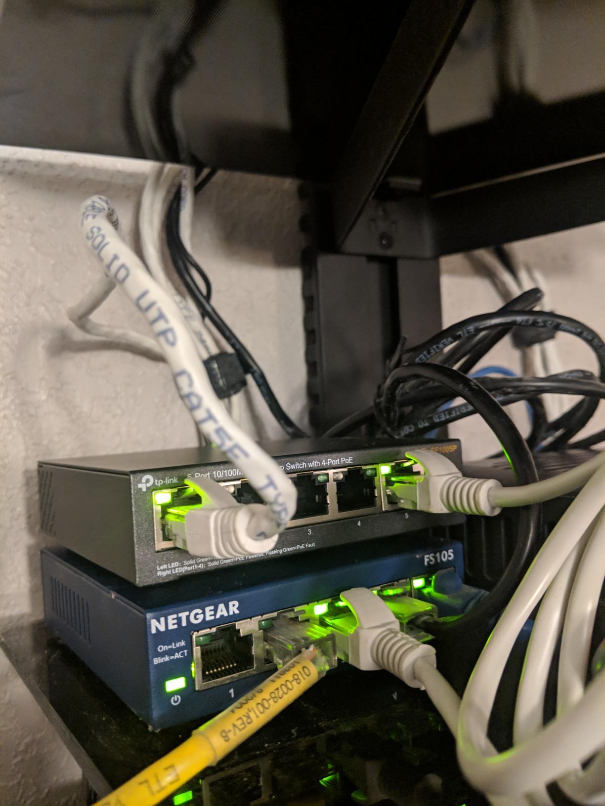TP-Link TL-SL1218MP, 16 Port Fast Ethernet 10 100Mbps PoE Switch customer photo 1