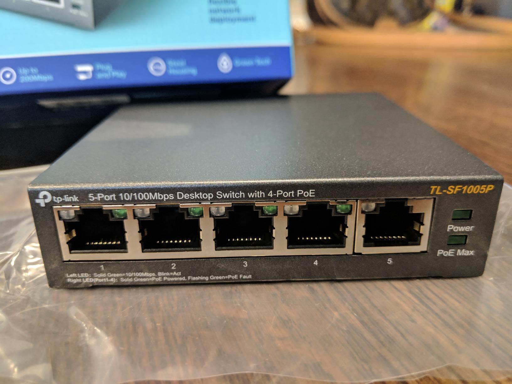 TP-Link TL-SL1218MP, 16 Port Fast Ethernet 10 100Mbps PoE Switch customer photo 2