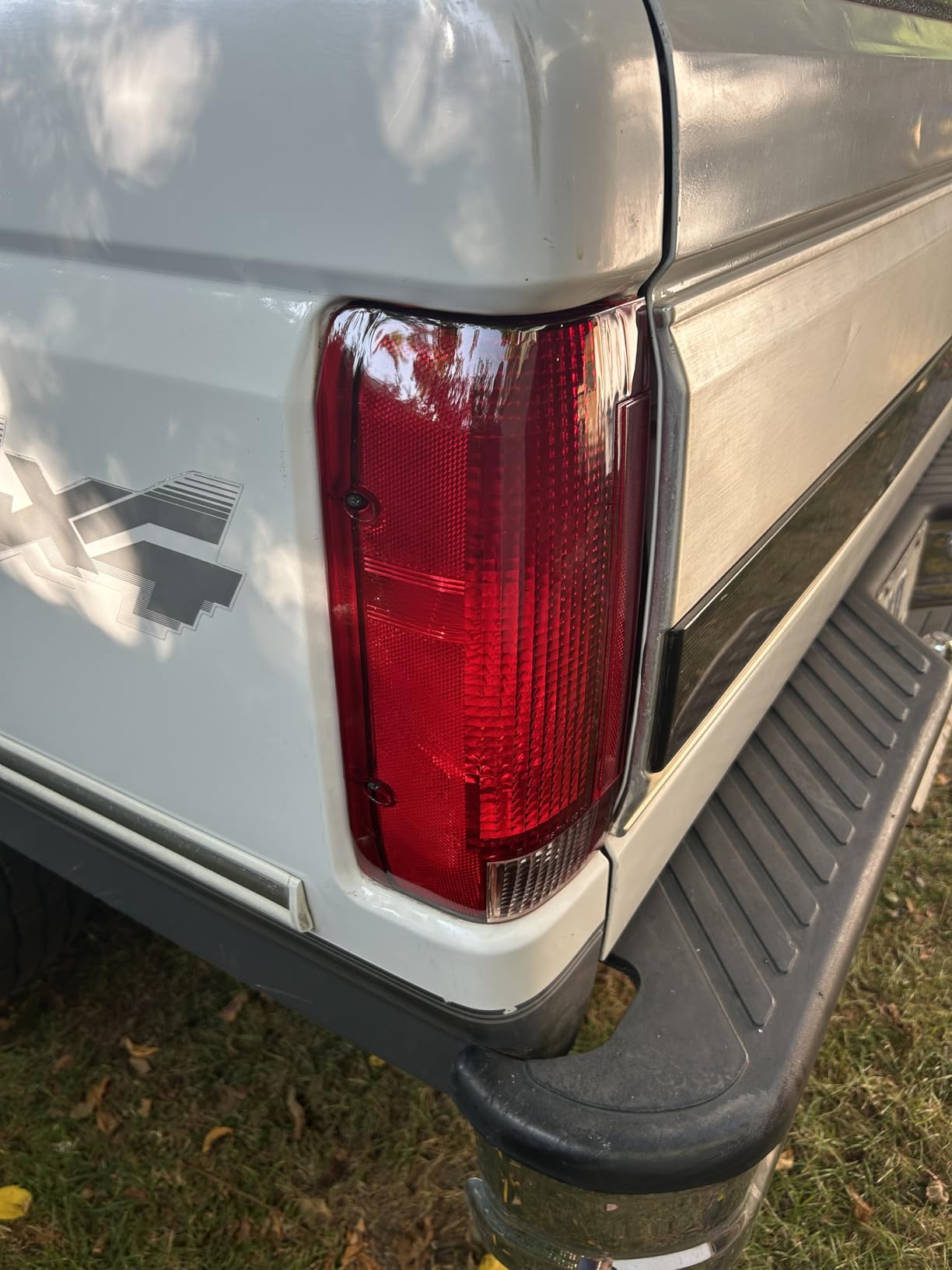 AmeriLite Red Replacement Tail Light Assembly Set for Ford Bronco / F150 F250 F350 Styleside Pickup - Driver and Passenger Side customer photo 1