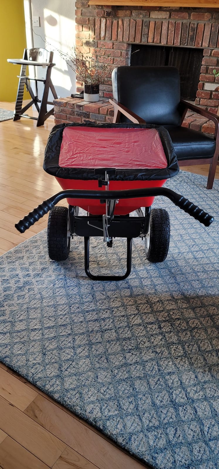 Buyers Products 3039632R 100 lb All-Season Walk-Behind Broadcast Spreader customer photo 2