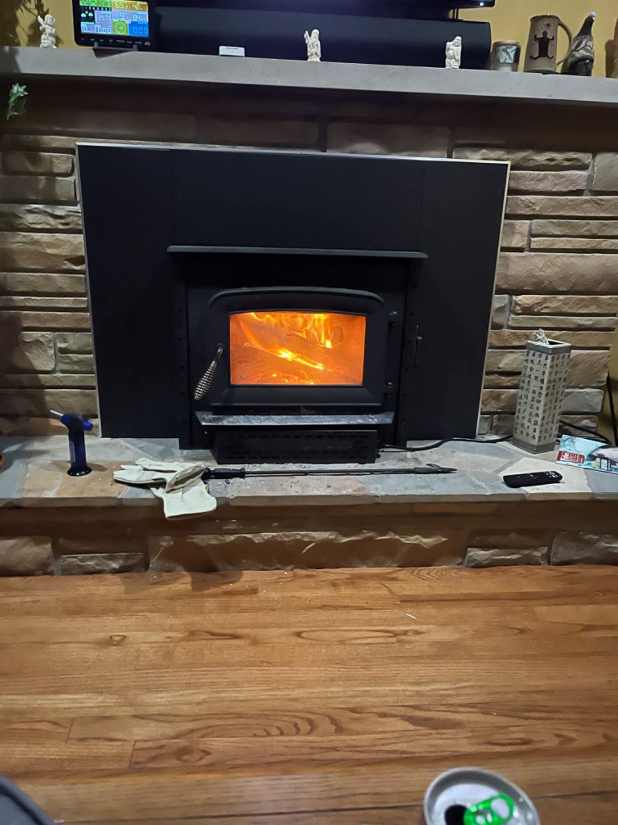 Ashley Hearth AW1820E 1,200 Sq. Ft. Wood Stove Insert , Black customer photo 2