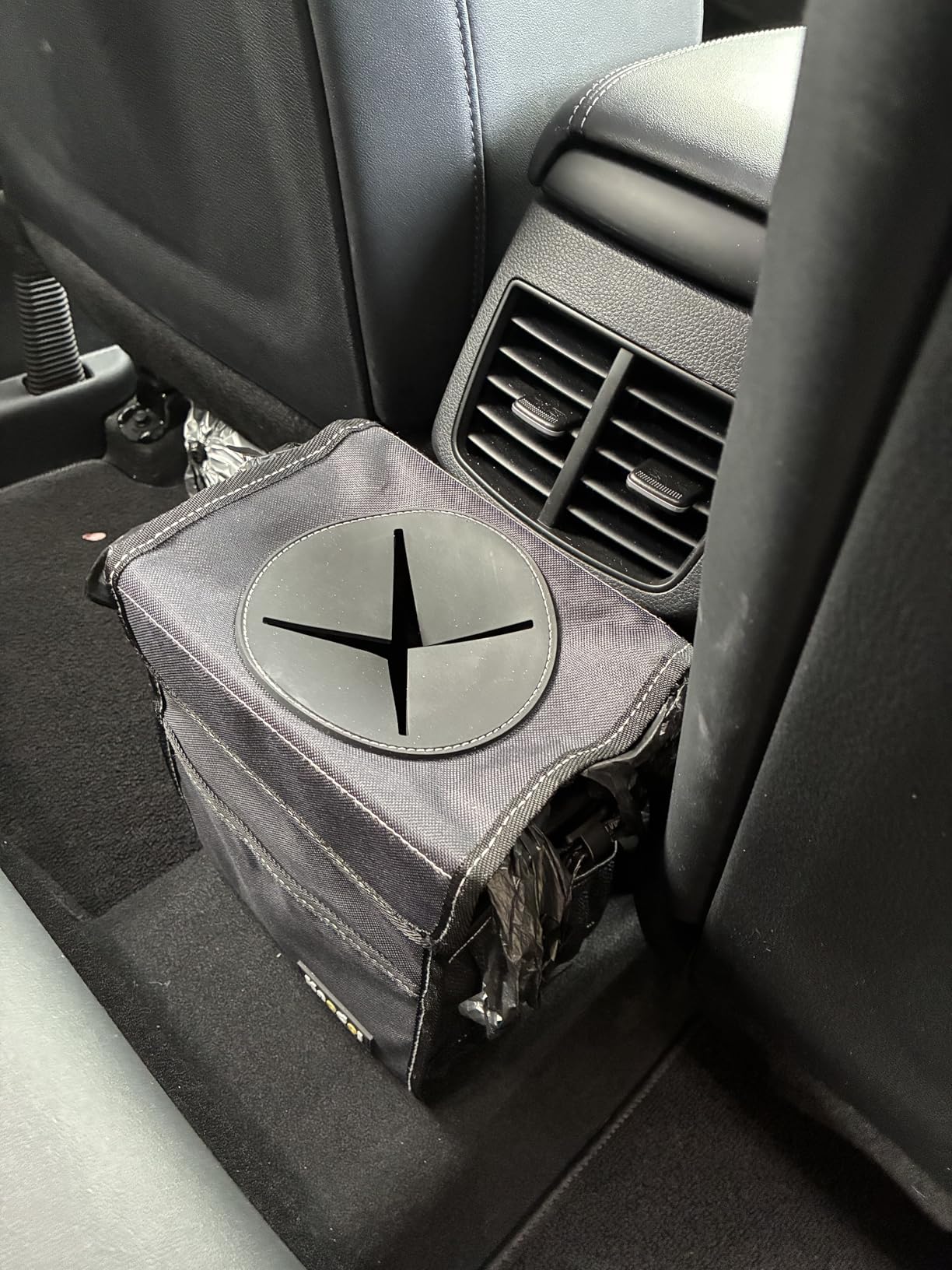 K KNODEL 2 Gallon Black Leak-Proof Waterproof Car Trash Can with Lid customer photo 1