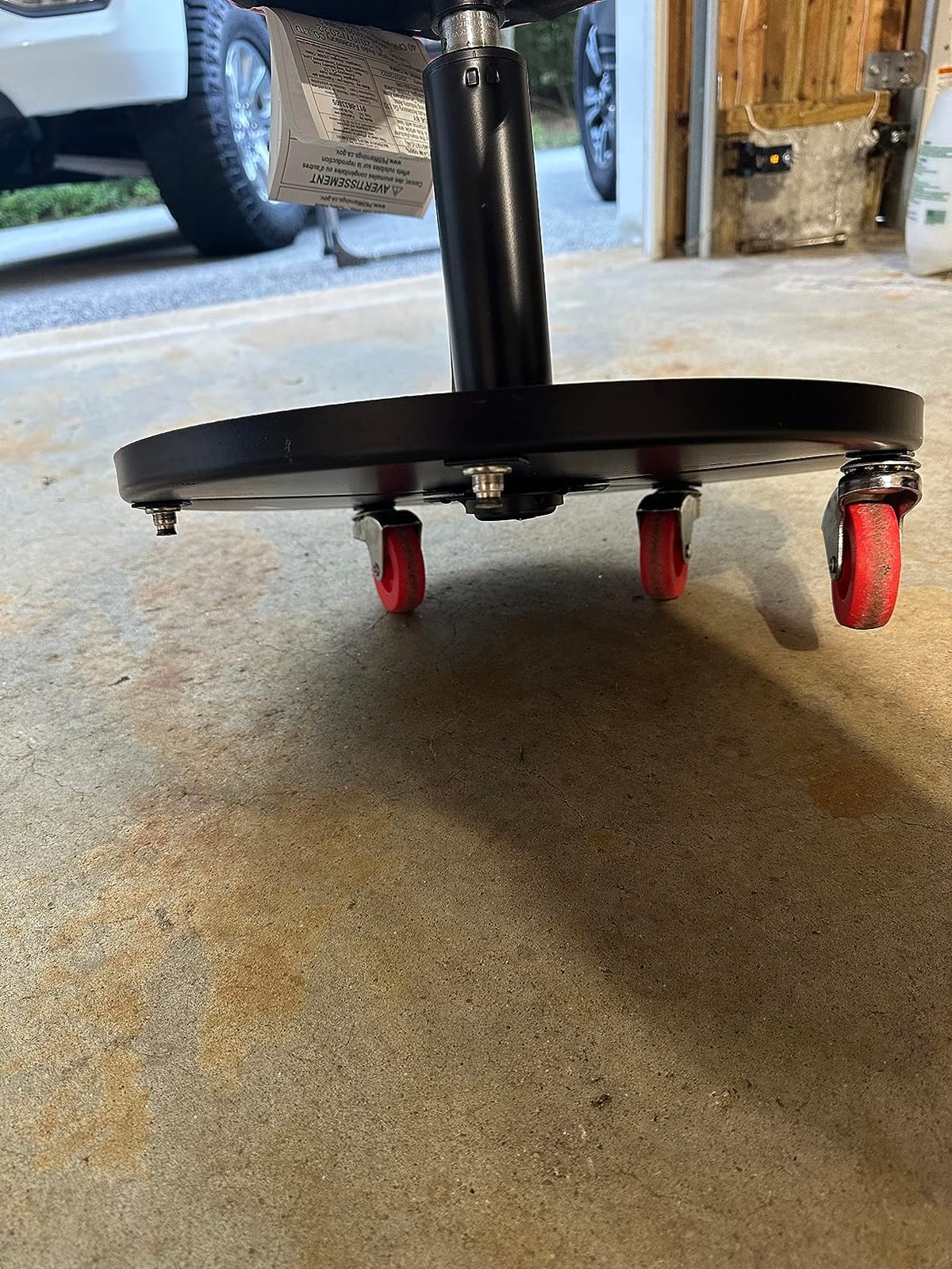 Torin ATRHL6201B Heavy Duty Rolling Pneumatic Creeper Garage/Shop Seat: Padded Adjustable Mechanic Stool with Tool Tray Storage, Red 250 LBS customer photo 1