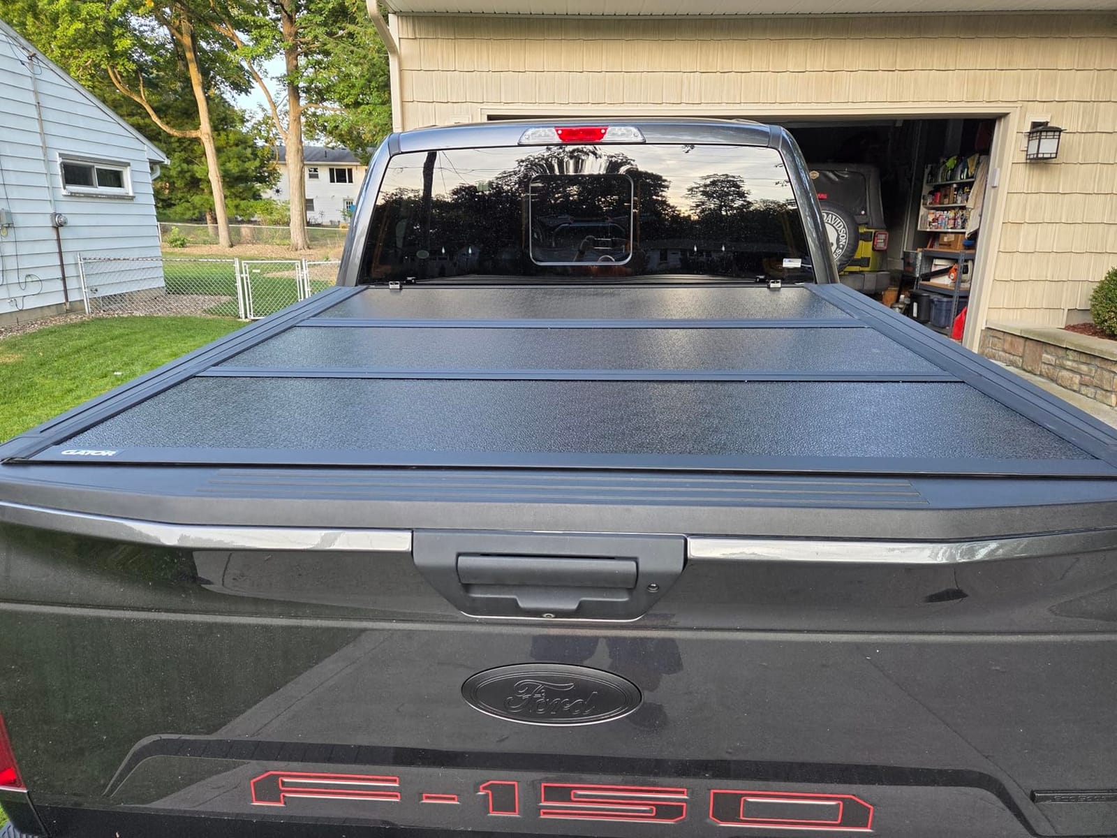 Gator EFX Hard Tri-Fold Truck Bed Tonneau Cover - Heavy-Duty Truck Bed Protection - Durable Aluminum Panels - Hard Folding Tonneau Cover - 2021-2026 Ford F-150 (incl. Raptor/Lightning) - 5'7