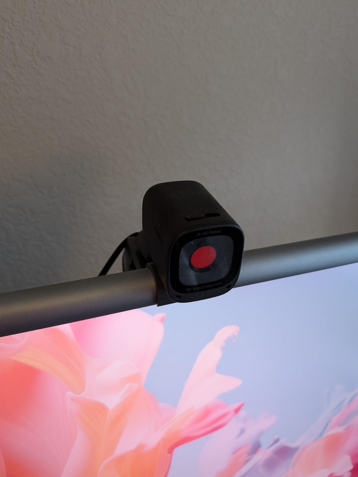 Anker PowerConf C200 2K Webcam for PC/Laptop/Mac, Low-Light Correction customer photo 2