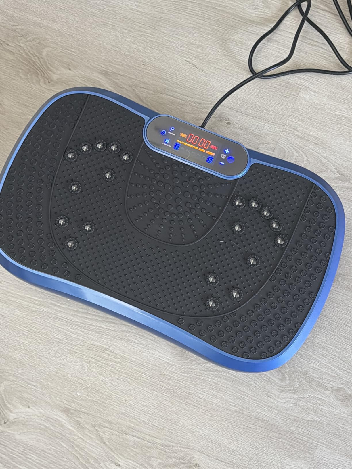 AXV Vibration Plate Exercise Machine Fitness Platform Body Vibrating Board customer photo 1