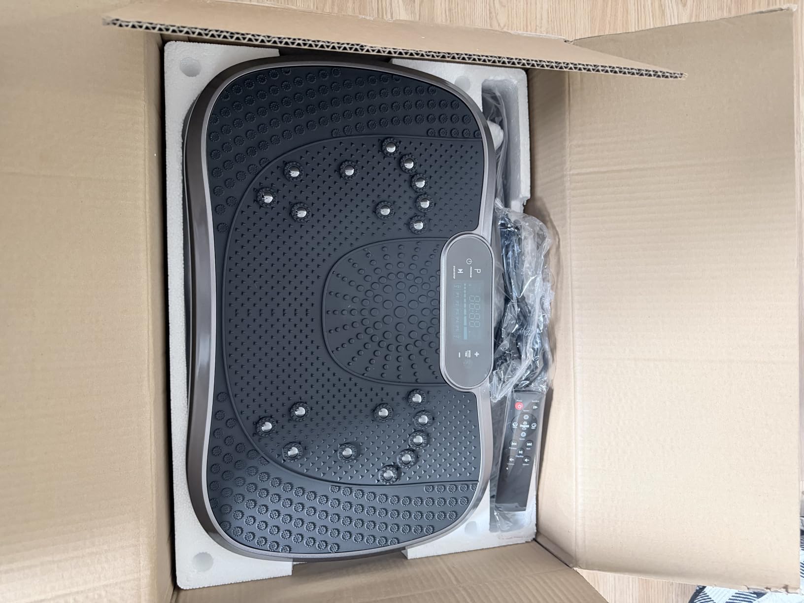 AXV Vibration Plate Exercise Machine Fitness Platform Body Vibrating Board customer photo 2