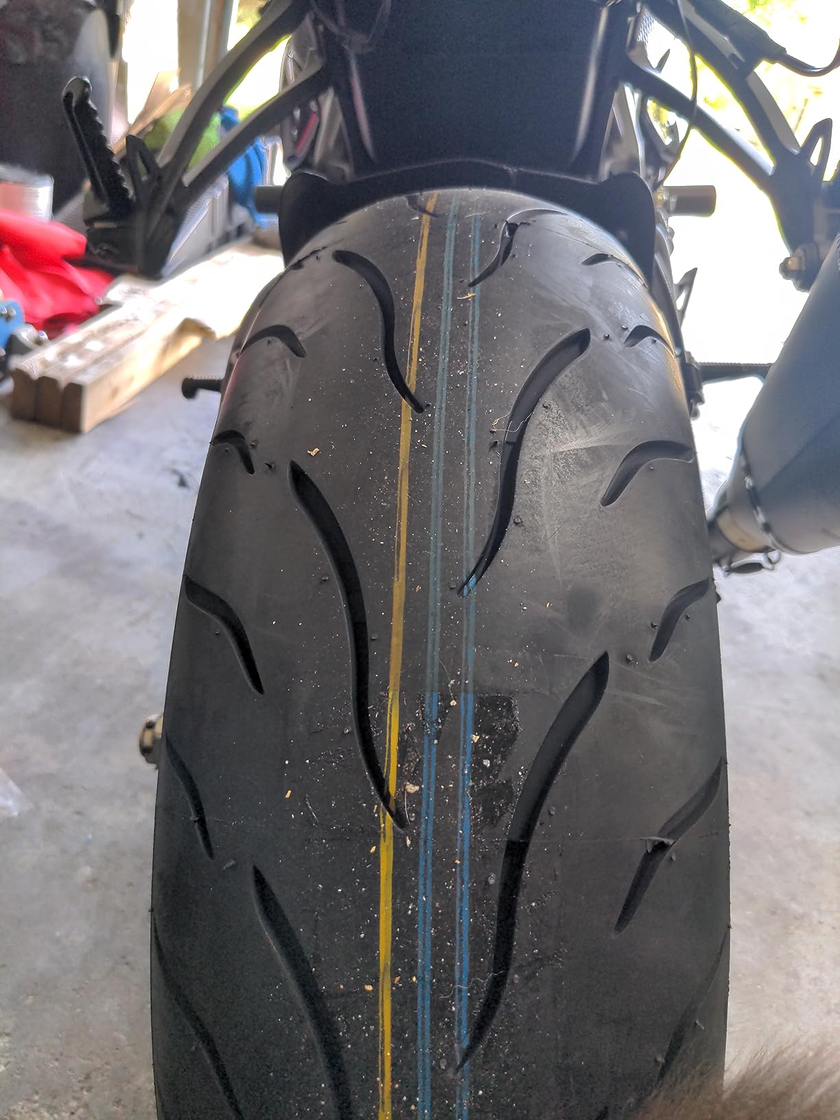 Kenda KM1 190/50ZR17 Sport Touring Motorcycle Tire 73W (190/50-17) customer photo 1