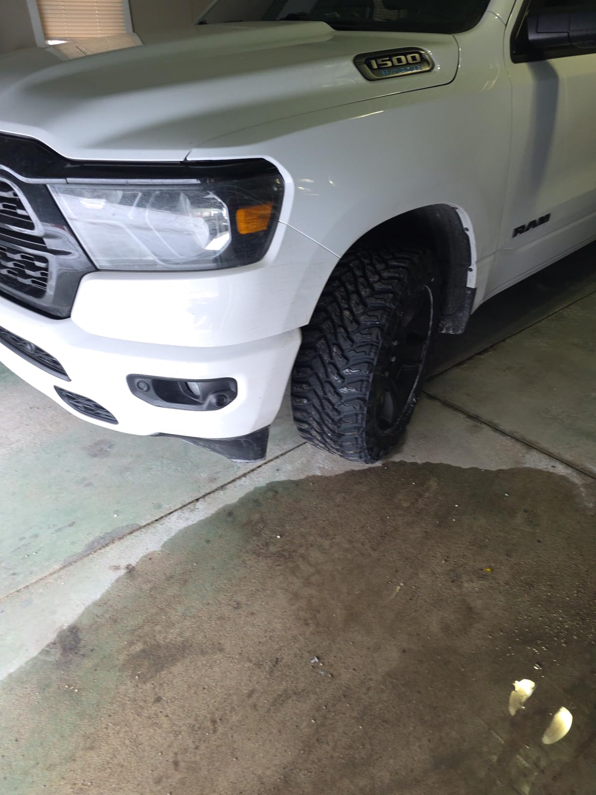 Venom Power Terra Hunter M/T LT33X12.50R17 Mud Terrain 120Q E (10 Ply) Tire customer photo 1