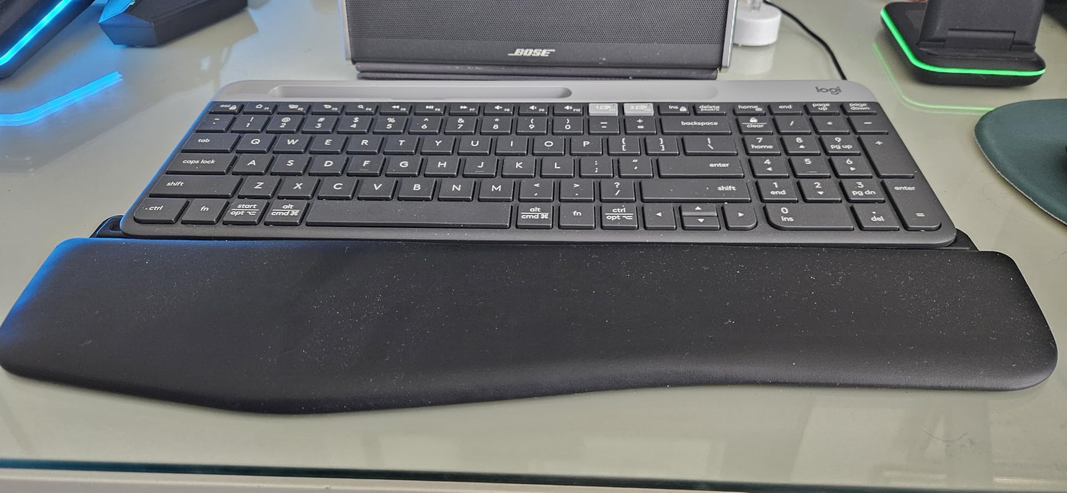 Logitech K585 Slim Wireless Keyboard with Built-in Phone Cradle - Graphite customer photo 1