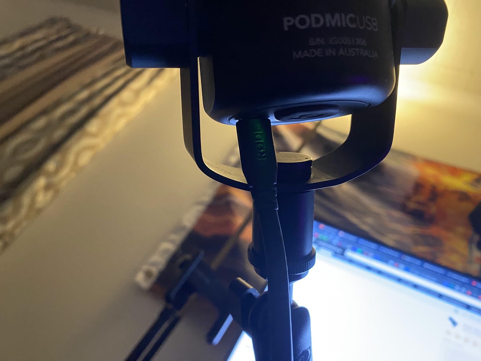 RØDE PodMic USB Dynamic Broadcast Microphone, XLR + USB-C customer photo 2