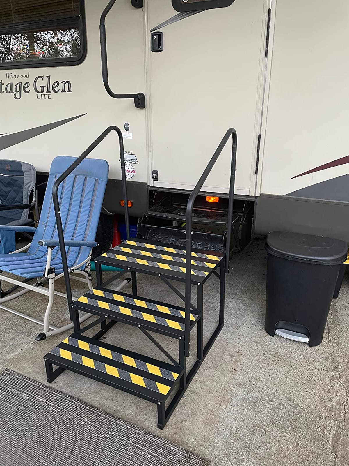 3 Step RV Stairs, Hot Tub Steps, Outdoor Spa Step Ladder with Handrail,Portable Economy 5th Wheel Stair for Travel Trailer, Motor Home, Camper and Porch with Non-Skid Tapes customer photo 1
