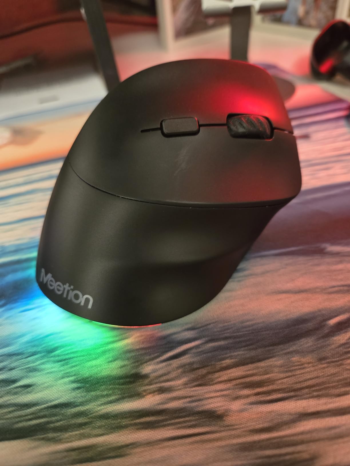 MEETION Ergonomic Wireless Vertical Mouse, Rechargeable, Black customer photo 1