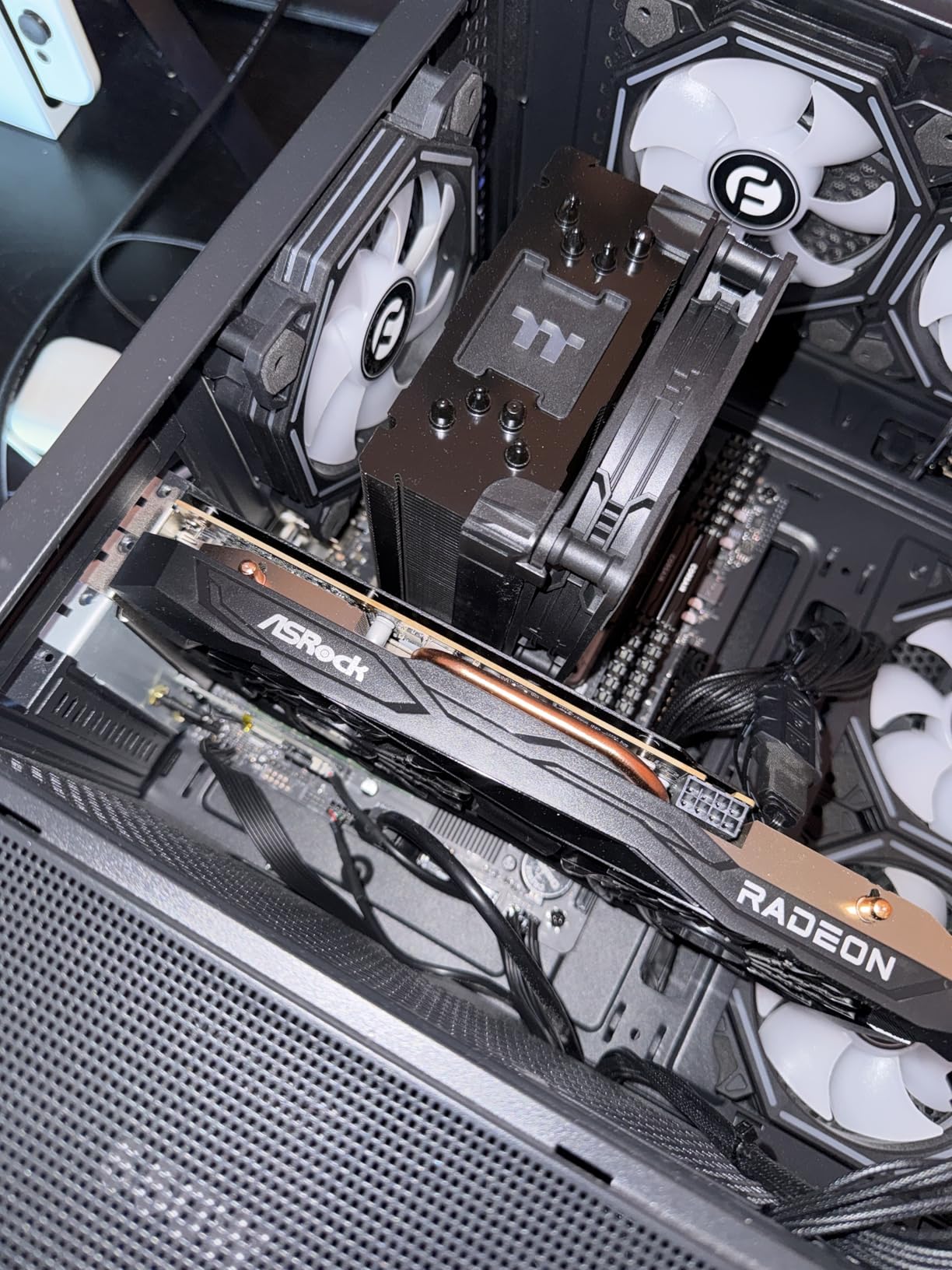 ASRock Radeon RX 7600 Challenger 8GB OC, RDNA 3, 2695MHz Boost, 8GB GDDR6 128-bit, PCIe 4.0, Dual Fans, 0dB Silent, HDMI 2.1, DisplayPort 1.4 customer photo 1