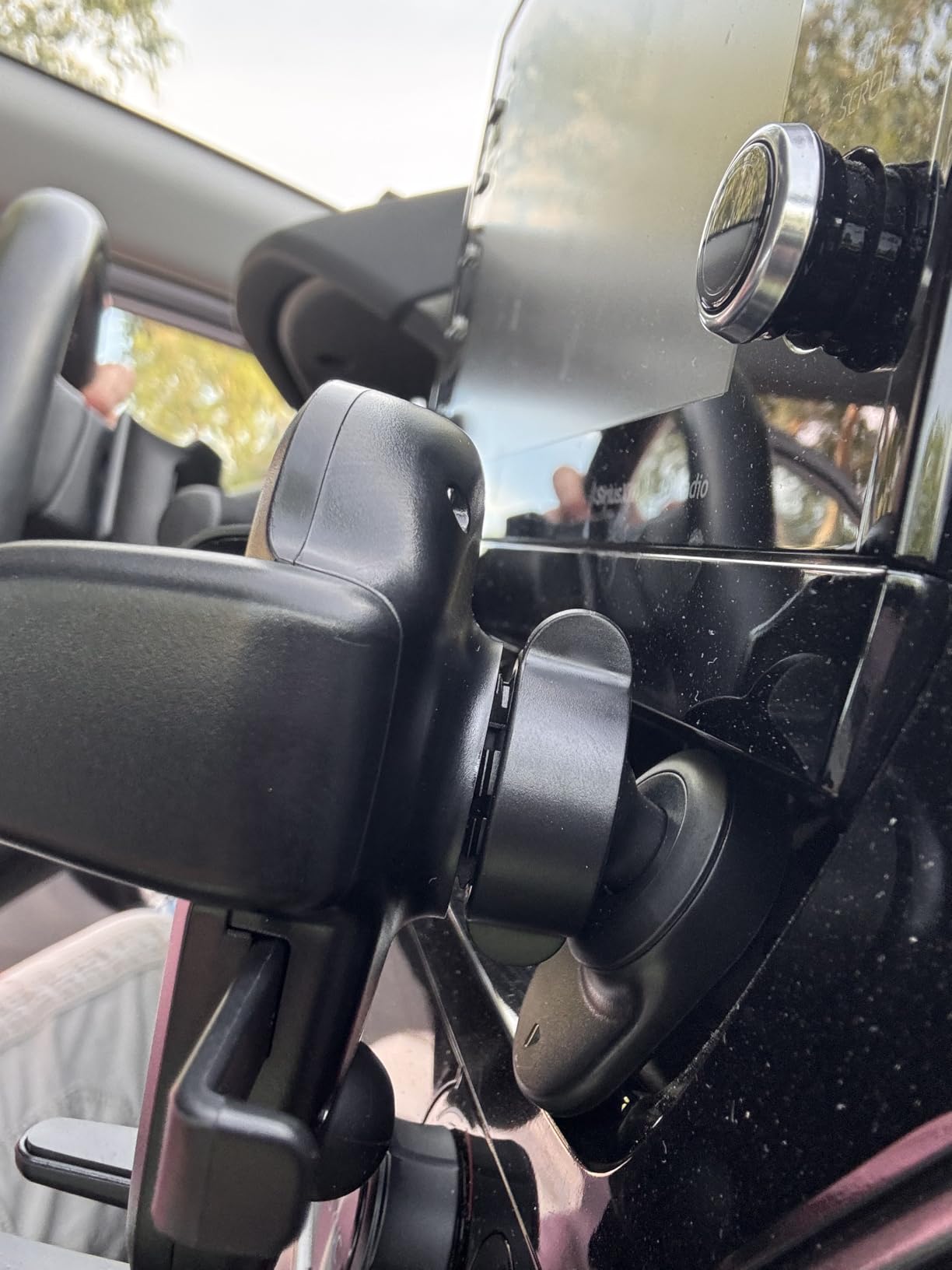 iOttie Easy One Touch Advanced Air Vent Car Mount for Smartphone iPhone 18 customer photo 1