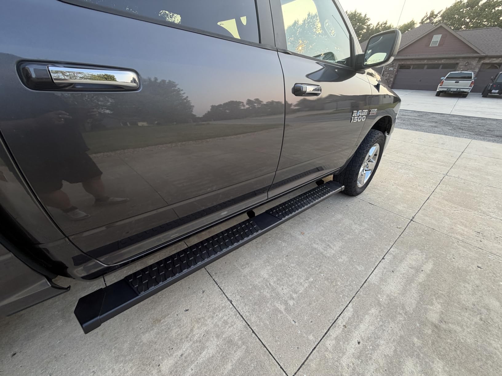 Crew Cab Running Boards Side Steps Compatible with 2019-2026 Chevy Silverado & GMC Sierra 1500 (Excl 2019 Ld/Lt), 2020-2026 2500 HD 3500 HD, Black Textured Aluminum Nerf Bars customer photo 2