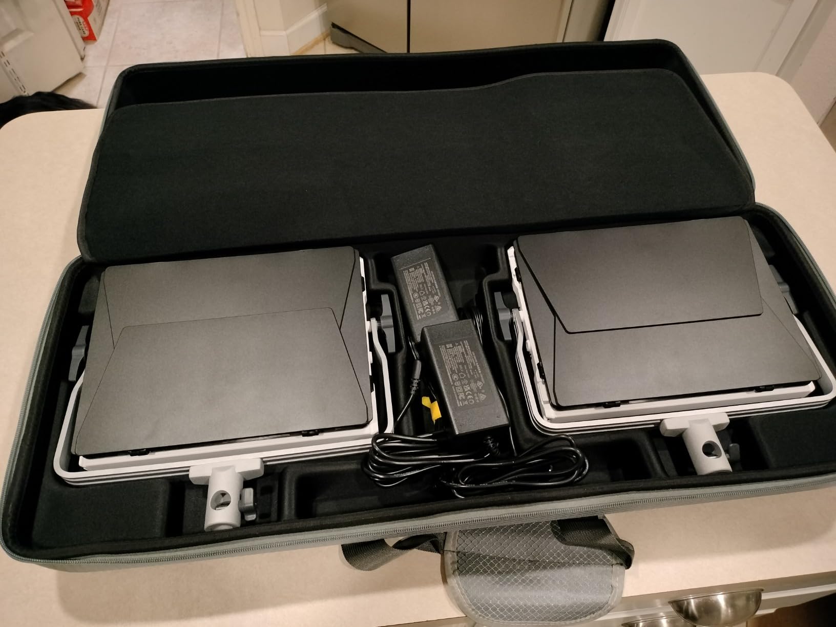 Godox LP600Bi Led Video Light Panel Light Kit with Barndoor & Carry Case customer photo 1