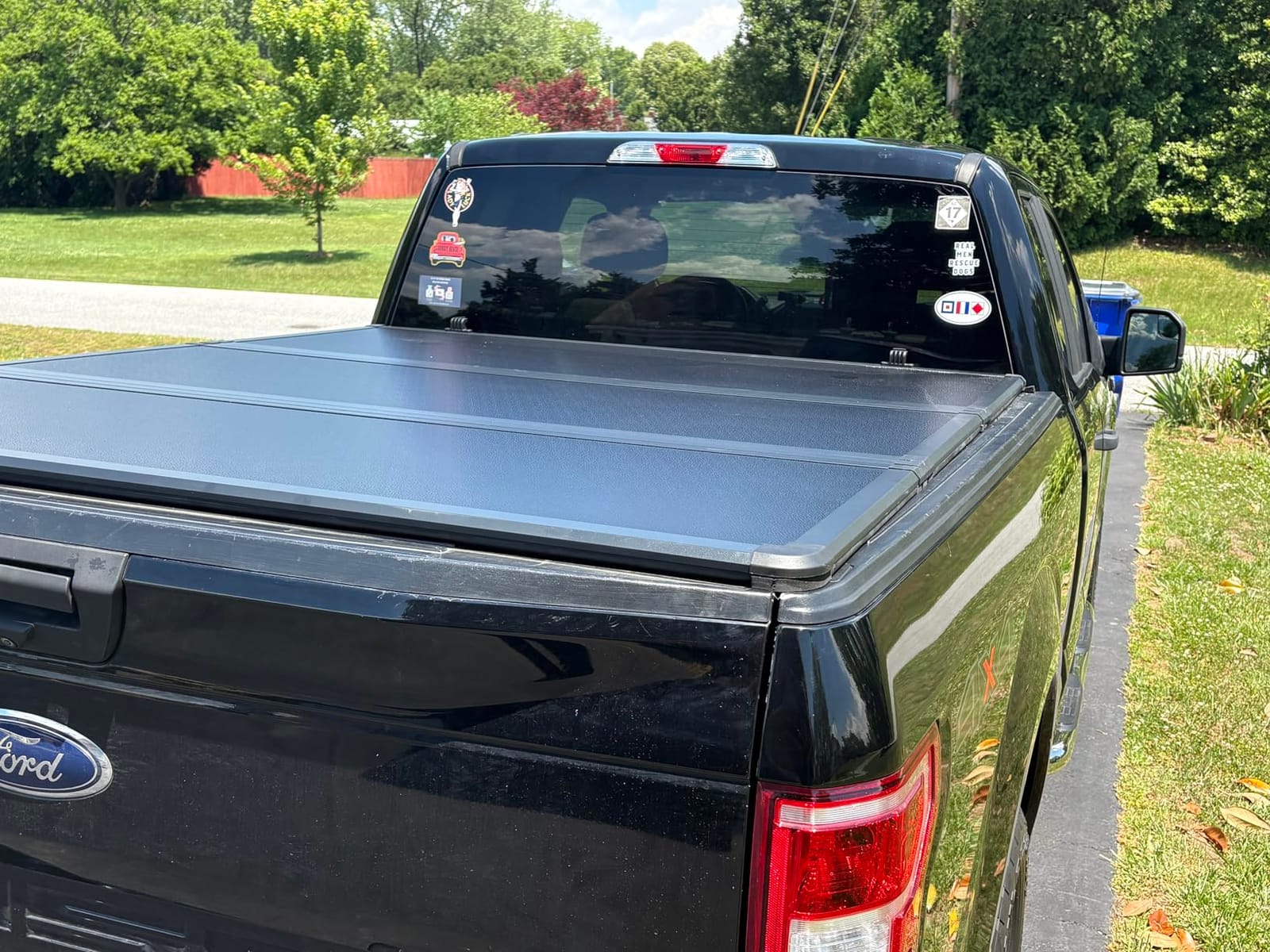 Tri-Fold Truck Bed Covers Fits Ford F150 5' 5