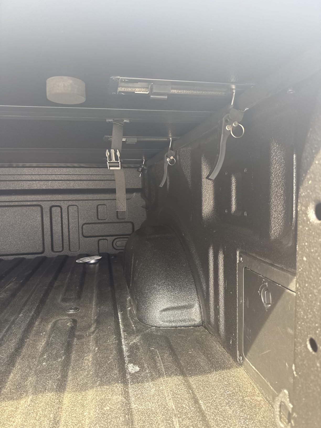 Tri-Fold Truck Bed Covers Fits Ford F150 5' 5