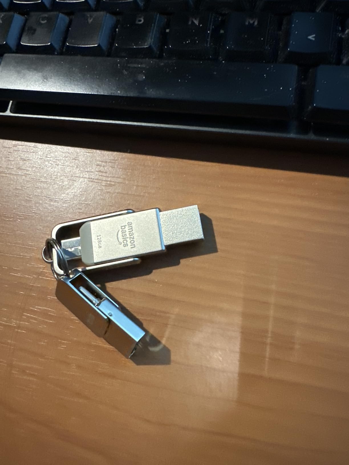 Amazon Basics 128GB USB Flash Drive, Thumb Drive Memory Stick with USB C and USB A Dual Ports, Champagne Silver customer photo 2