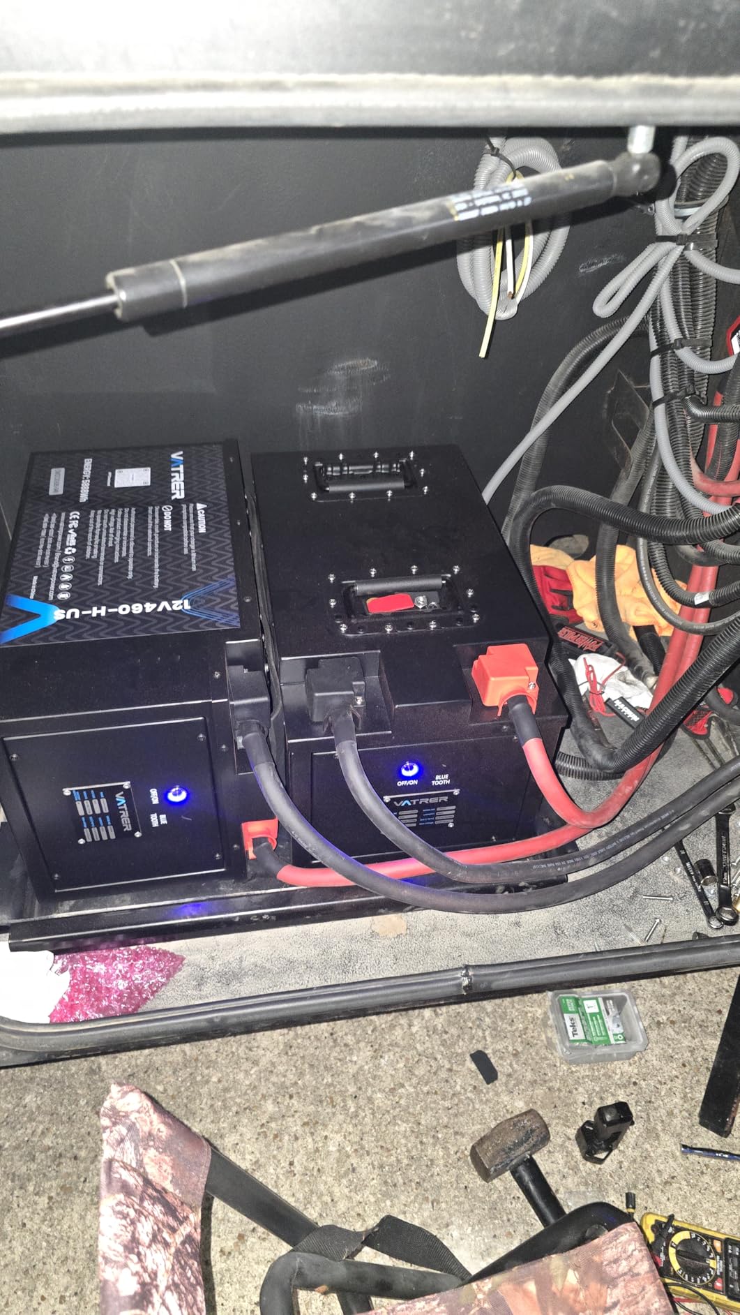 VATRER POWER 12.8V 460Ah Self-Heating LiFePO4 RV Battery, APP Monitoring customer photo 2