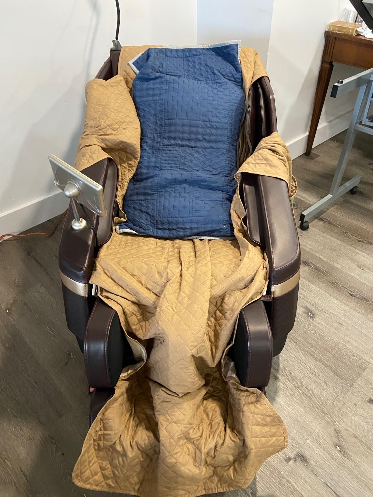 Real Relax Full Body Shiatsu Massage Chair for Home Relaxation customer photo 2
