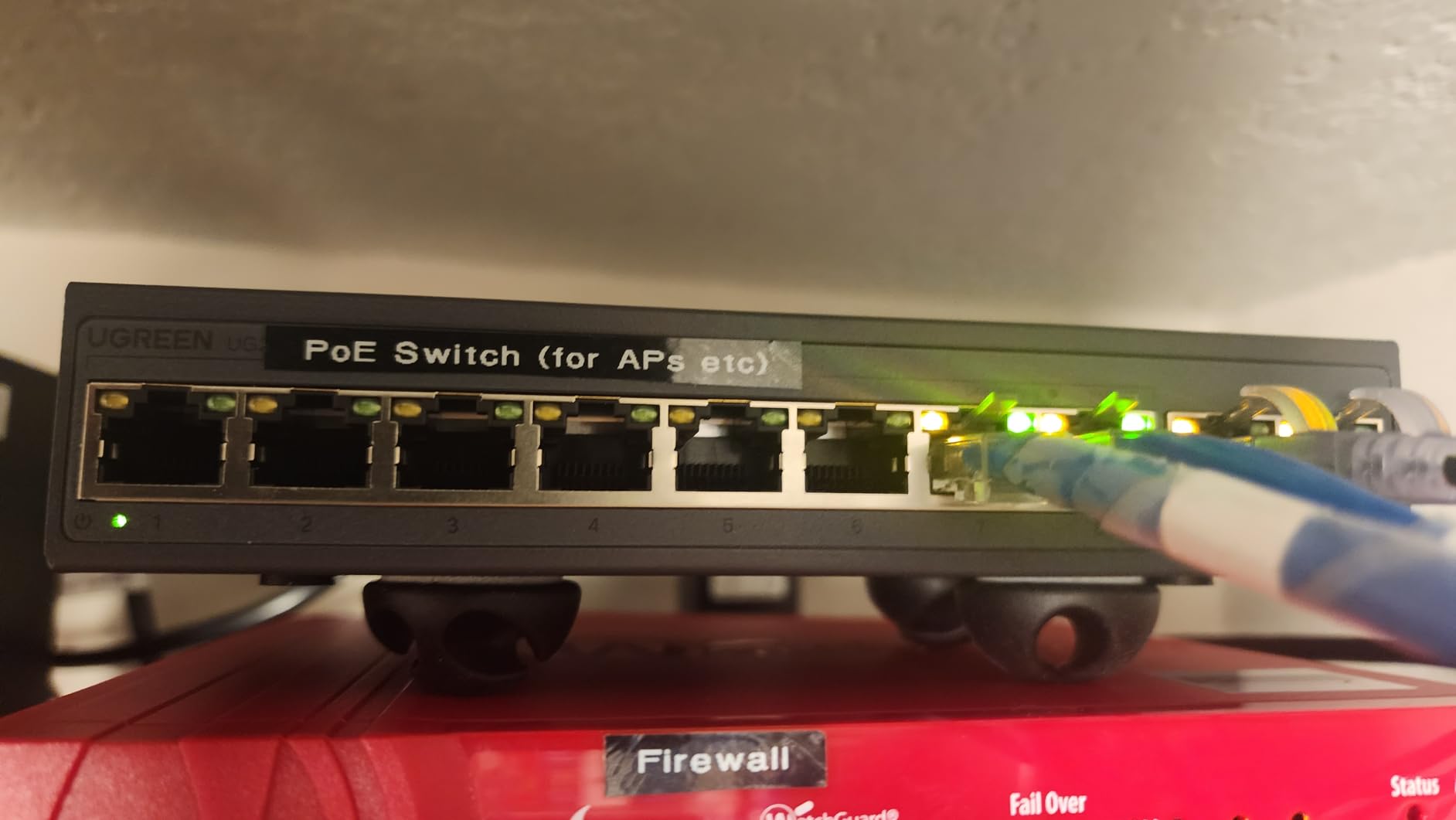 UGREEN Ethernet Switch, 10-Port PoE Switch, 8 PoE+@60W + 2 Gigabit Uplink customer photo 1