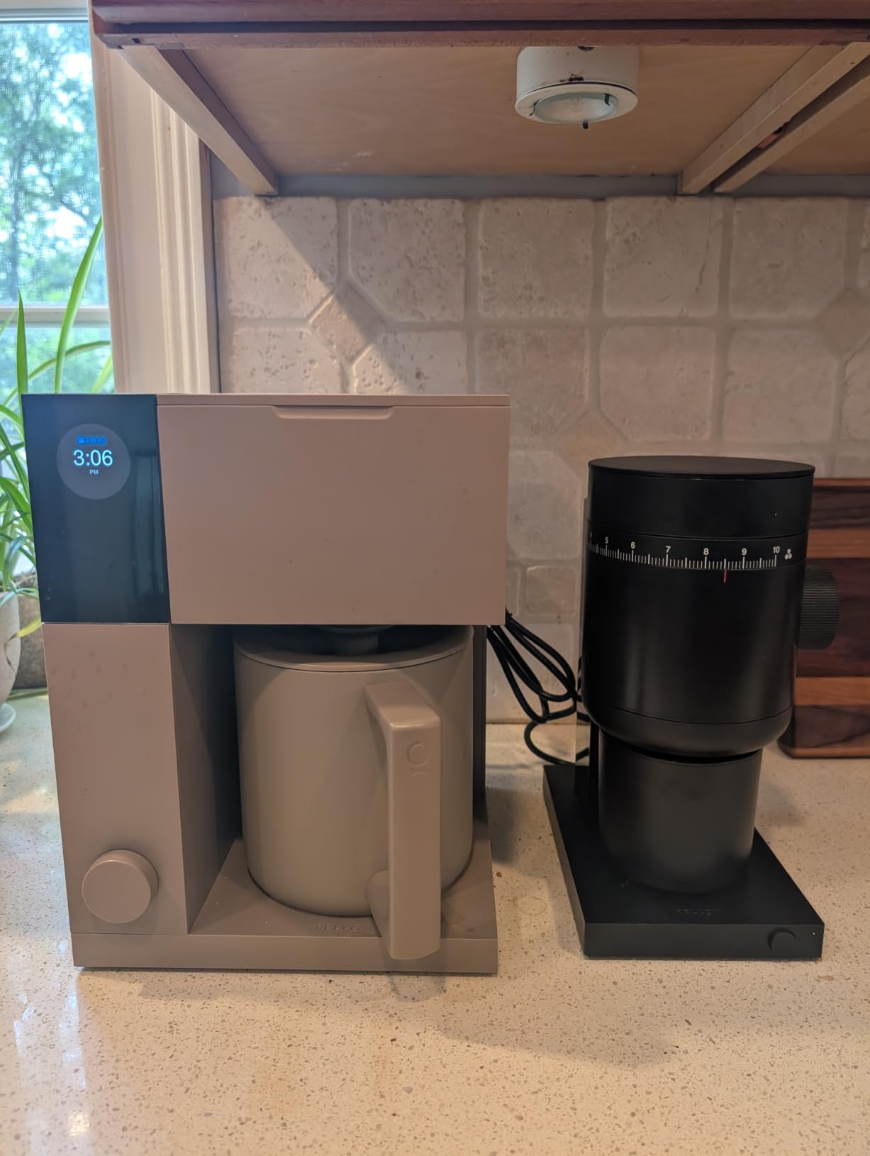 Fellow Opus 2 Conical Burr Grinder – Electric Coffee Grinder for Home Use, 48 mm Burrs, Stepless Grind Adjustment, Espresso to Cold Brew Range, Anti-Static, Auto Stop, Black customer photo 2