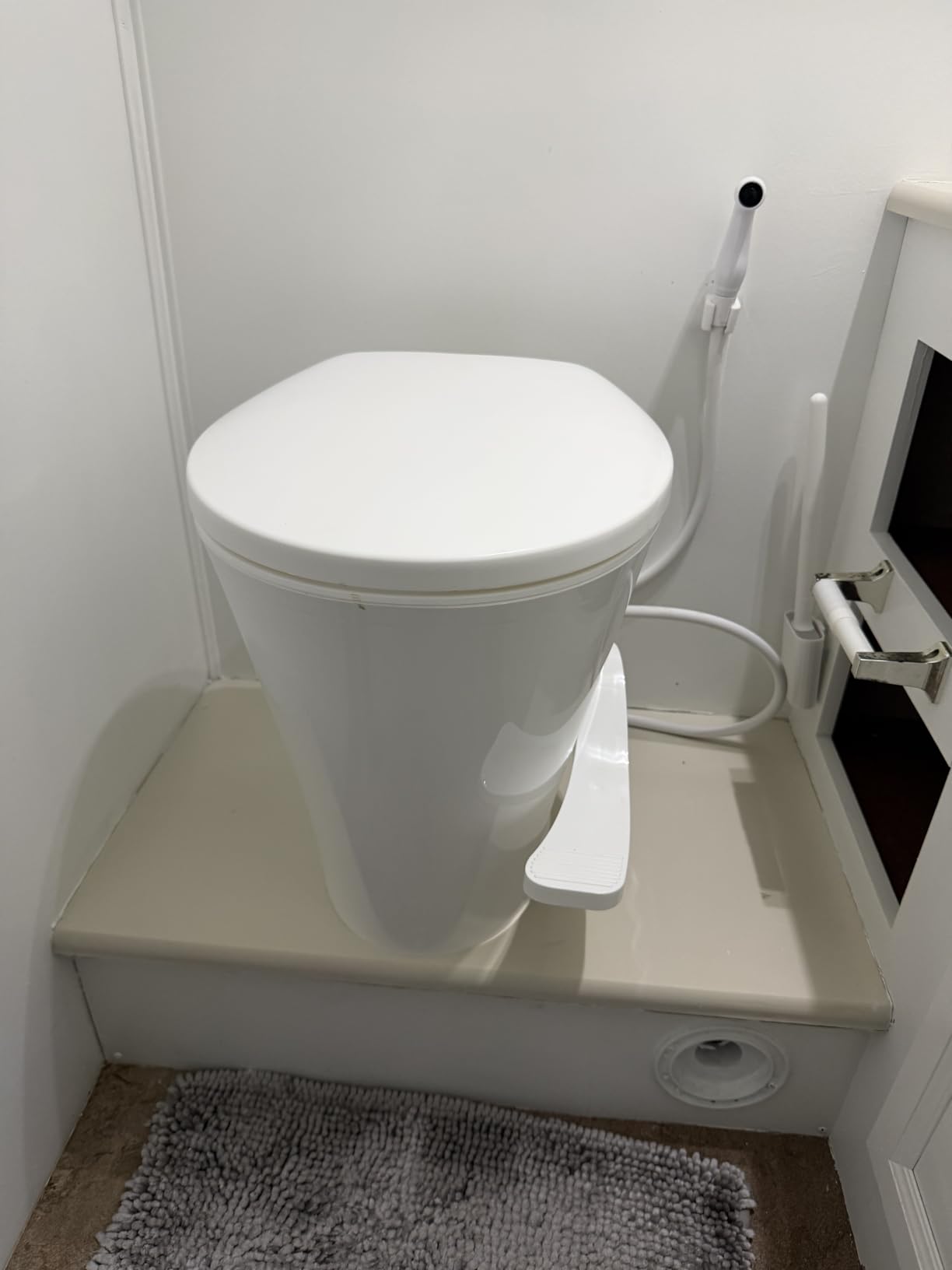 Kohree RV Toilet, 18.5” Residential Height, Soft Close Seat & Cover customer photo 2