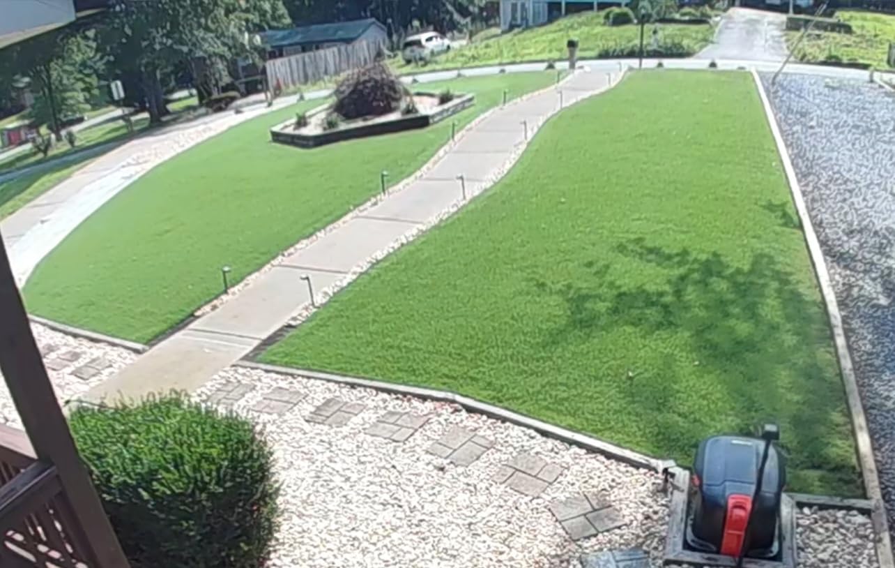 Segway Navimow i206 AWD Robot Lawn Mower Wire Free with Garage S, 0.15 Acre customer photo 2