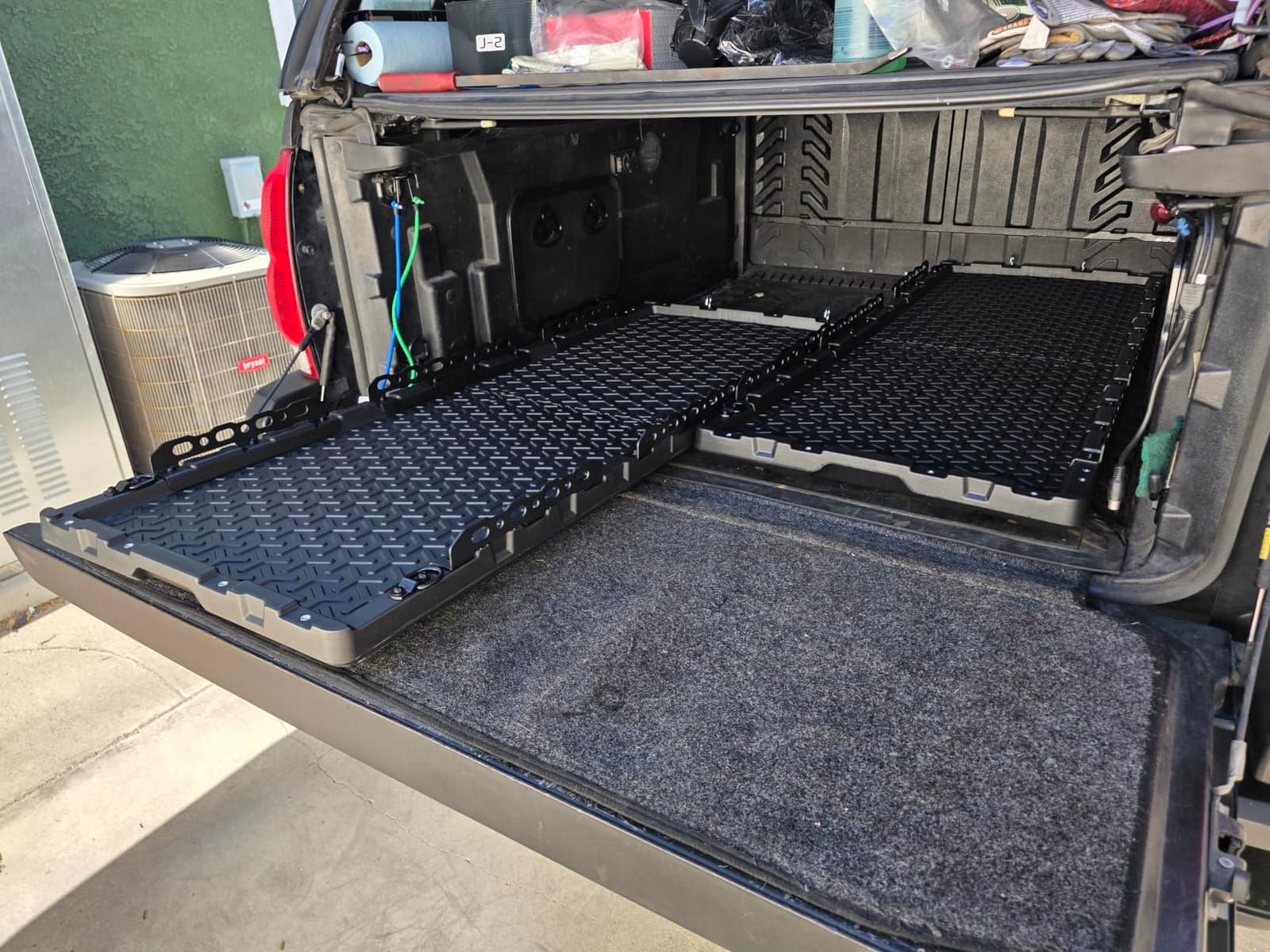Slide-Out Truck Bed Tray, 61.72