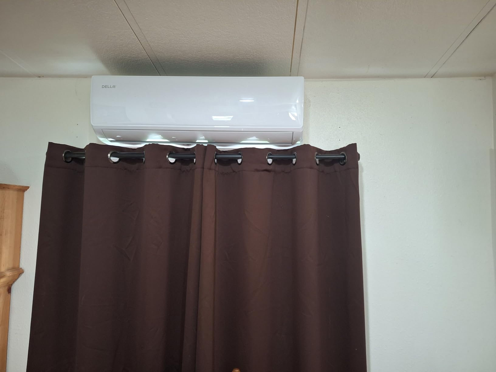 DELLA Econo Series 35000 BTU Mini Split Air Conditioner 17 SEER2, 230V Cools up to 2500 Sq. Ft, Compatible with Alexa and Wifi, Heater Ductless Inverter System with Heat Pump, 16.4ft Installation Kit customer photo 1