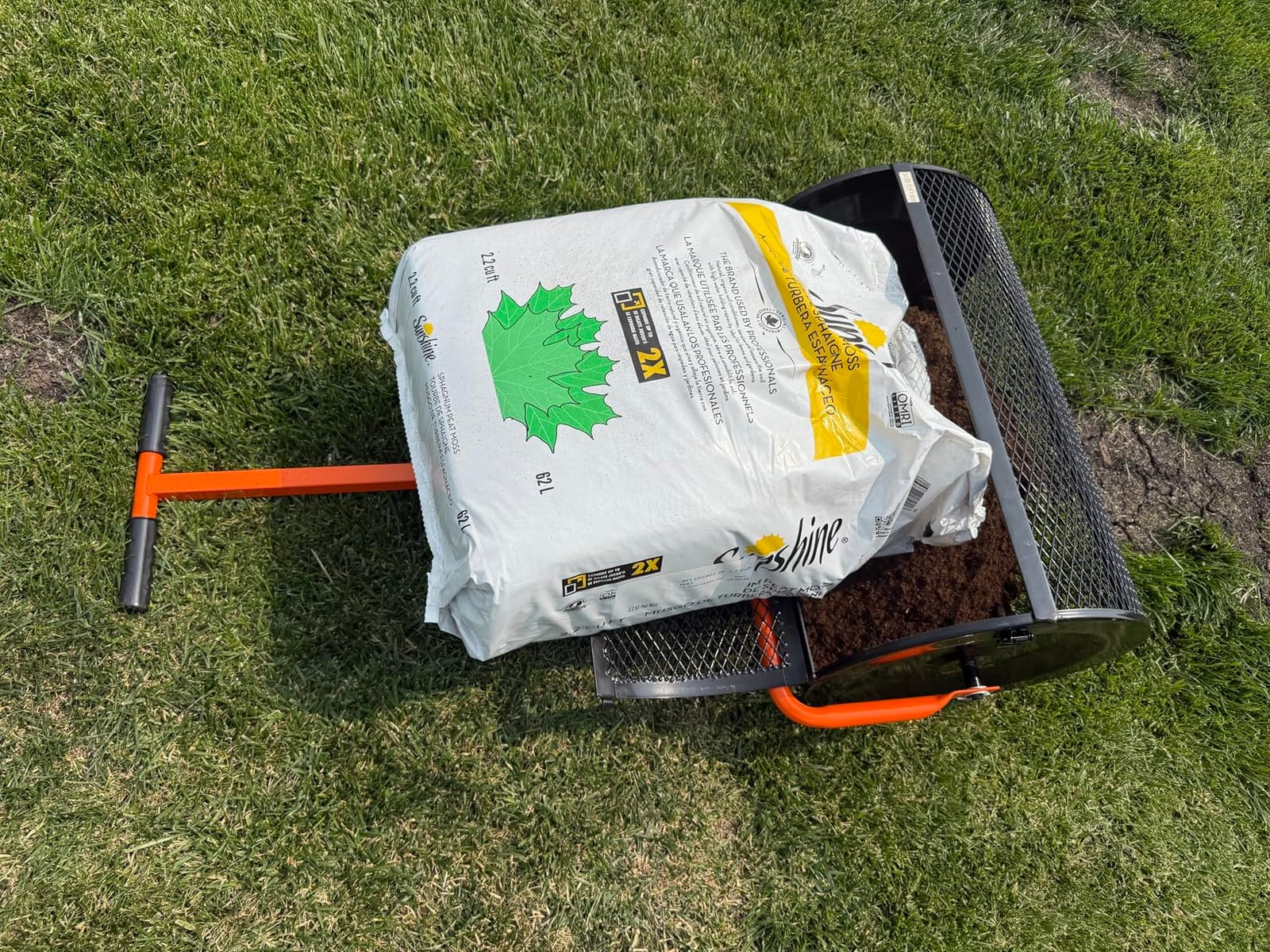 VEVOR Push Lawn Spreader 80 lbs Capacity Walk-Behind Broadcast Spreader | for Garden Care, 12 ft Spreading Width & 15 Adjustable Settings, 10 in All-Terrain Tires for Seed Fertilizer, Salt Ice Melt customer photo 1